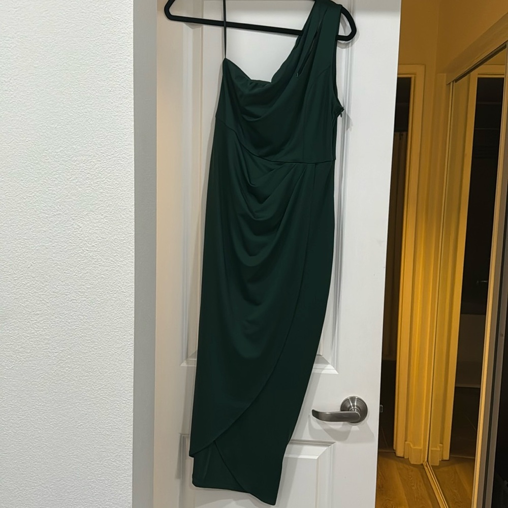 Green one shoulder dress - Medium